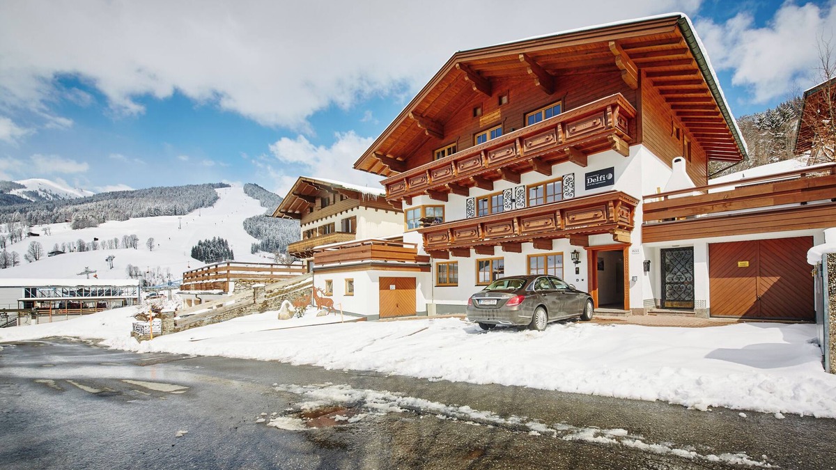 Saalbach-Hinterglemm Apartment | Delfi Ski & Bike Apartments