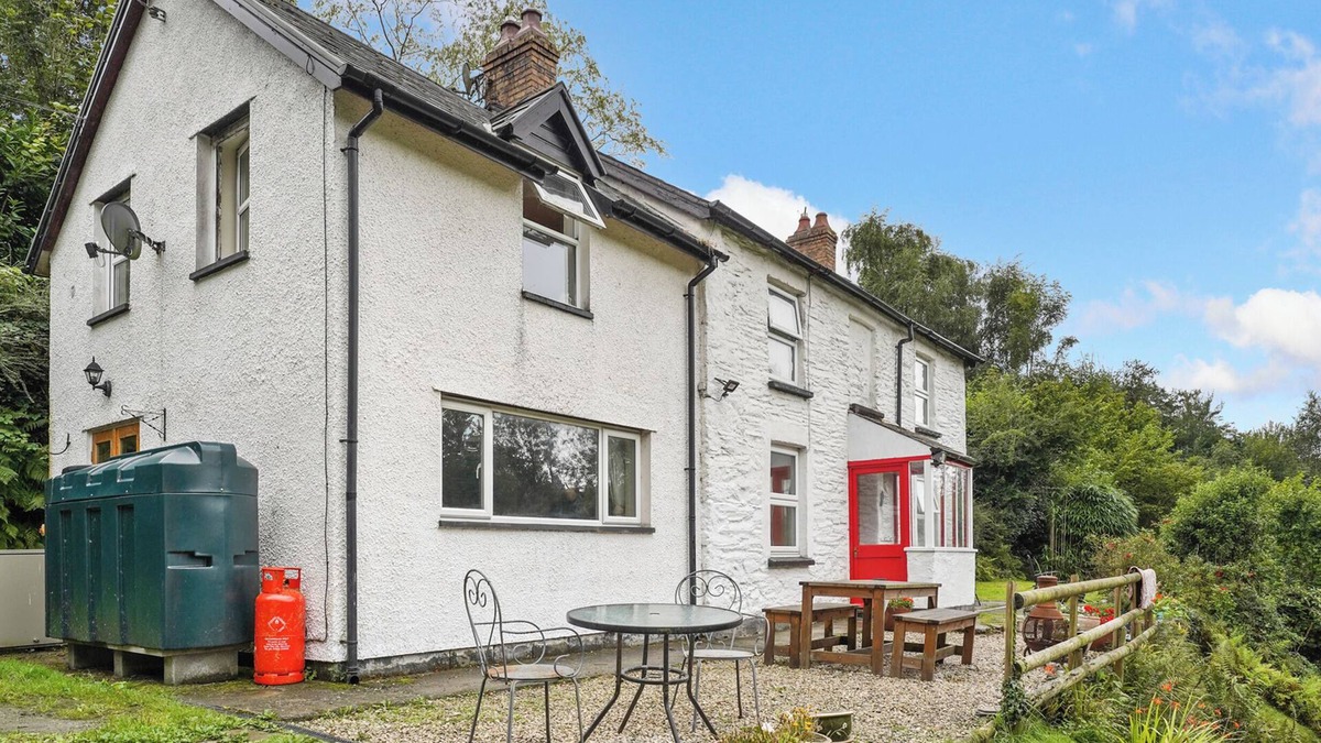 Glandyfi House | DELFRYN, GOGINAN, pet friendly, with a garden in Aberystwyth