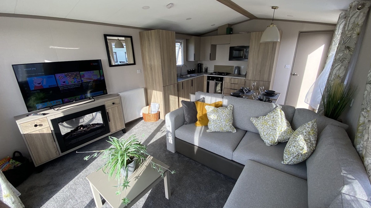 Llwyngwril House | Delightful 2-Bed Holiday Home On The Welsh Coast