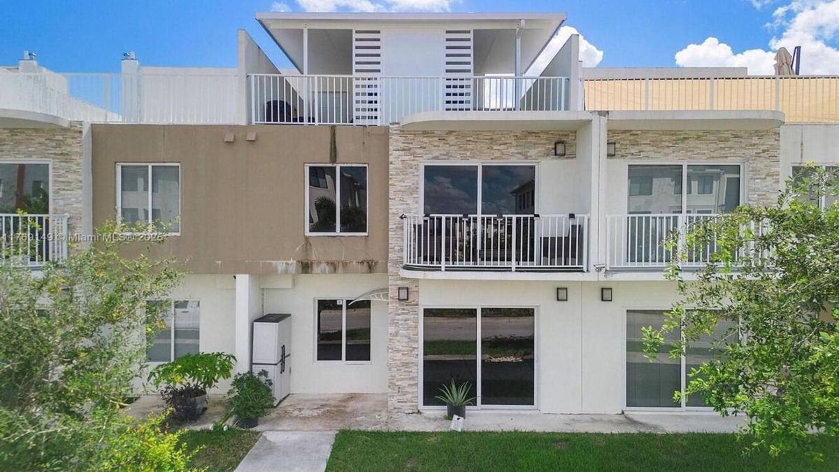 Naranja House | Delightful 3-bedroom house with Sunset views