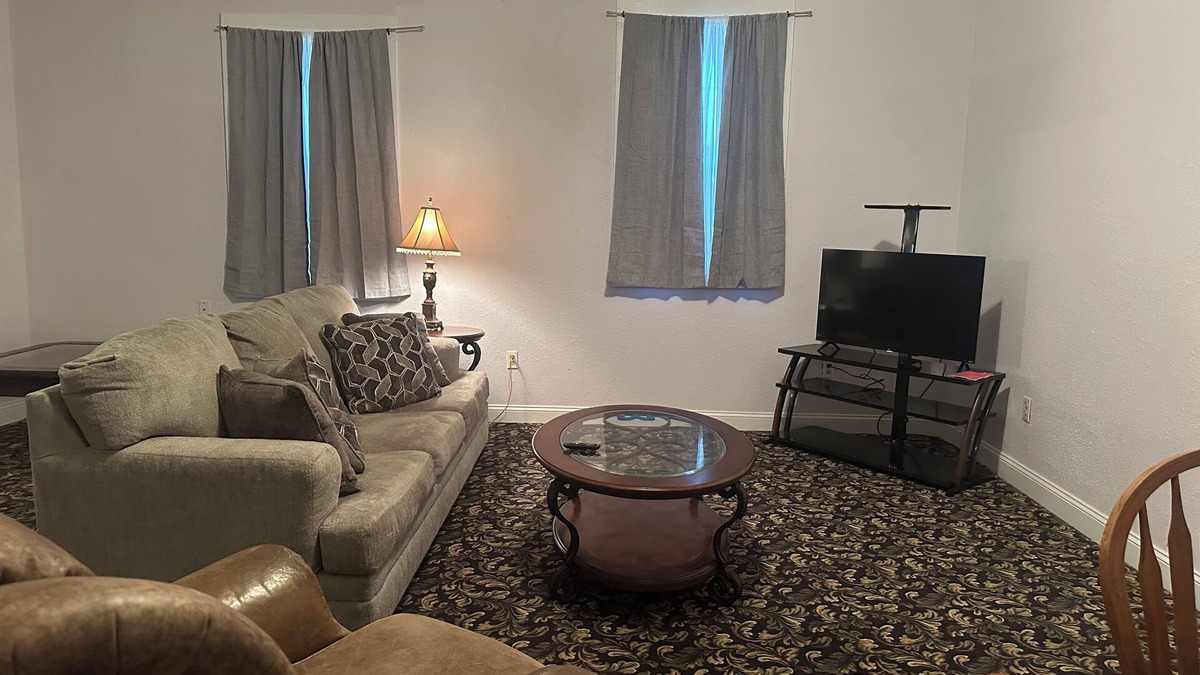 Leesville Apartment | Delightful 3-bedroom apartment with AC in Leesville