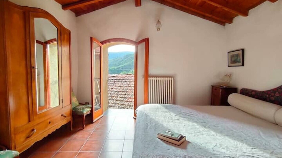 Apricale House | Delightful 3-storey stone house in Apricale
