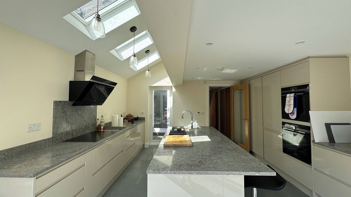 South Bermondsey Apartment | Delightful 3BD Terrace House, Near London Bridge