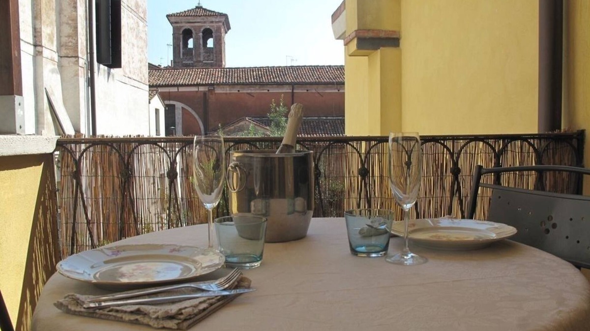 Santa Croce Apartment | Delightful apartment with terrace in the historic center IT027042C2YXLI5C2N