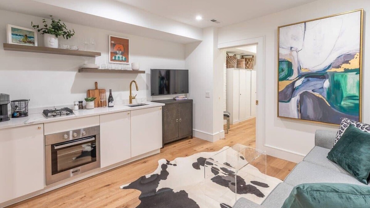 Dupont Circle Apartment | Delightful Apt in the Heart of Dupont!