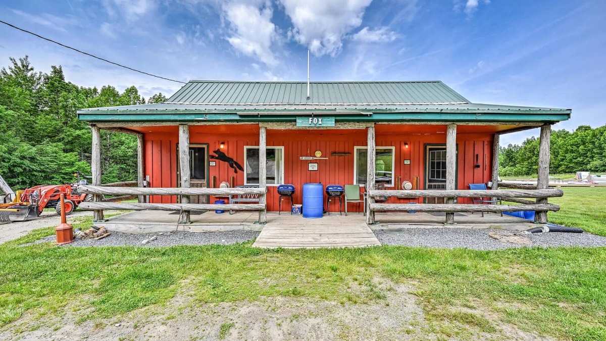 Solon Cabin | Delightful cabin with WiFi in charming Solon, 12 beds