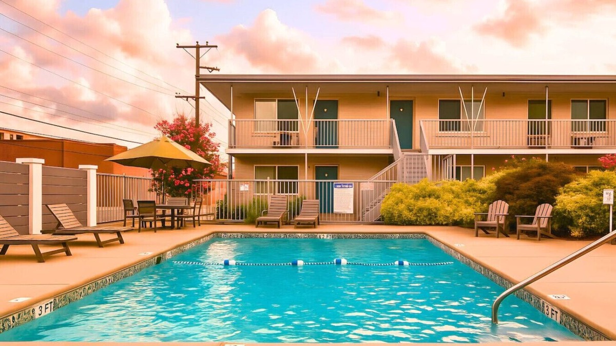 Melrose Apartment | Delightful Charmer - Pool Access