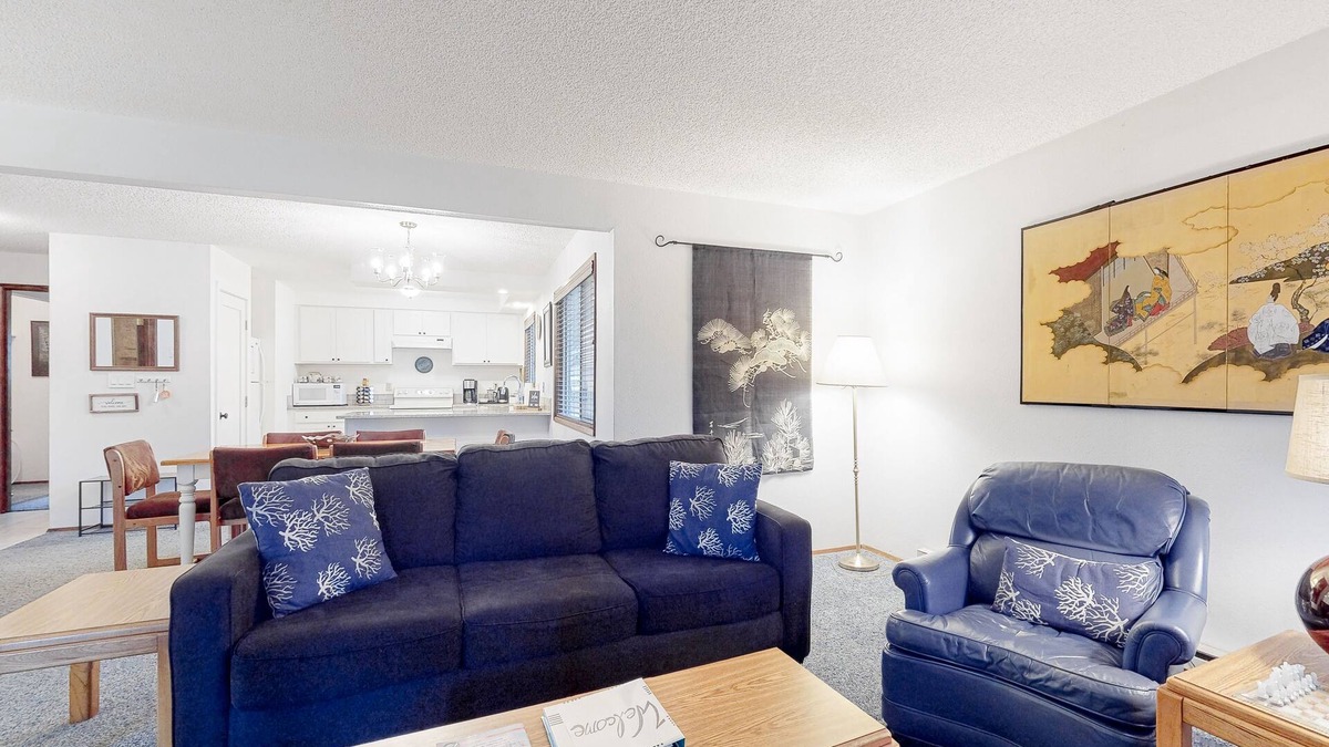 Sisters Condo | Delightful escape near downtown with shared pool/hot tub, rec room, & large deck