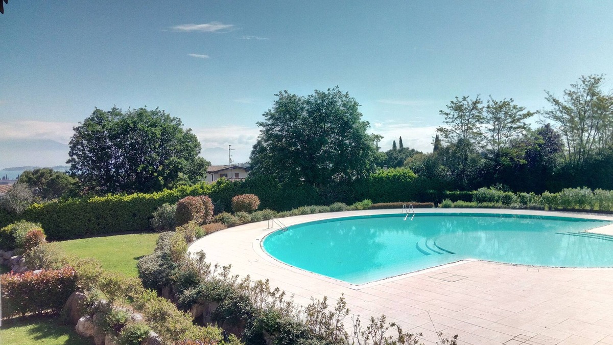 Rivoltella Apartment | Delightful apartment with beautiful lake view