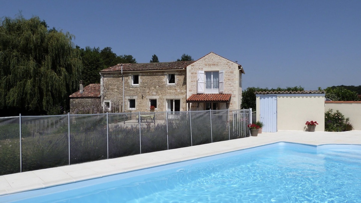 Cravans House | Delightful Moulin with Private Heated Saltwater Pool, WiFi, 20 mins from coast