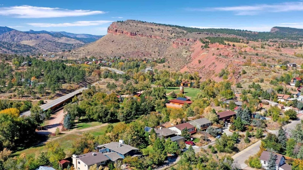 Lyons Apartment | Delightful, newly-built 1-bedroom apartment in Lyons!