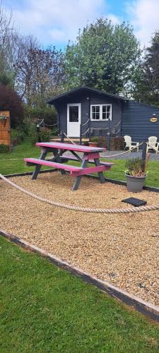 Clonroche Apartment | Delightful Studio Log Cabin