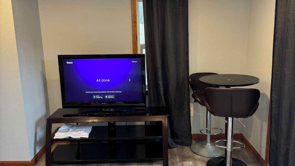 Civic Center Apartment | Delightful studio with WiFi in Stockton
