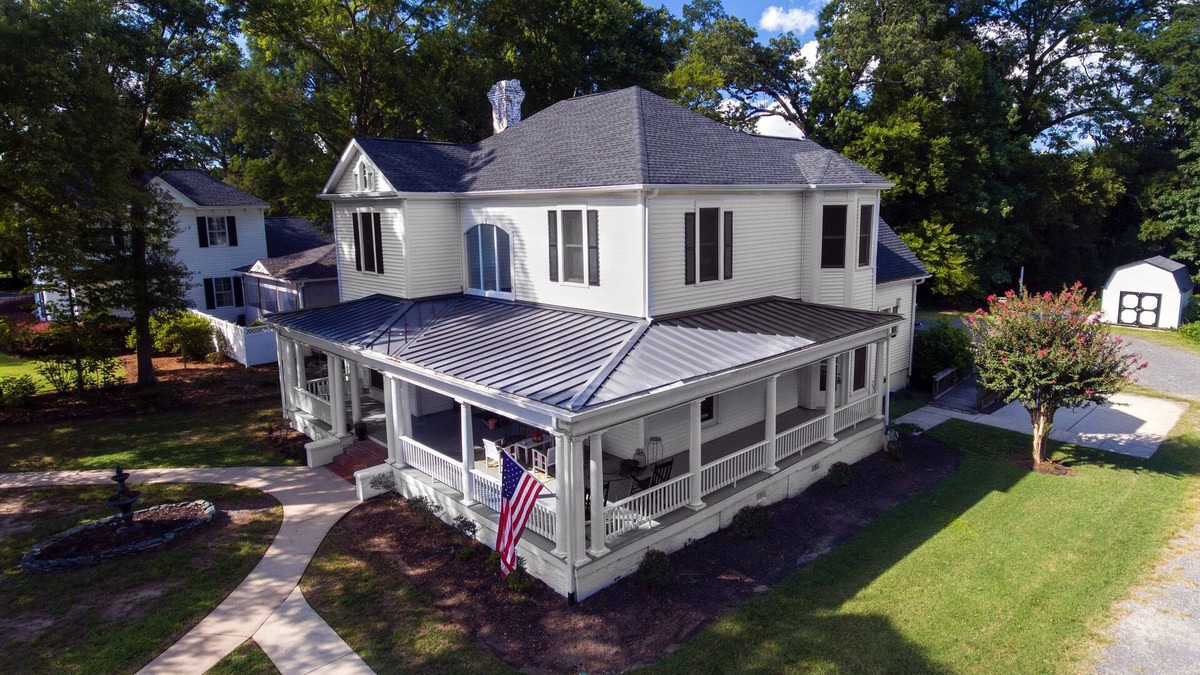 Fort Mill House | Delightful Victorian home with 6 bedrooms in downtown Fort Mill