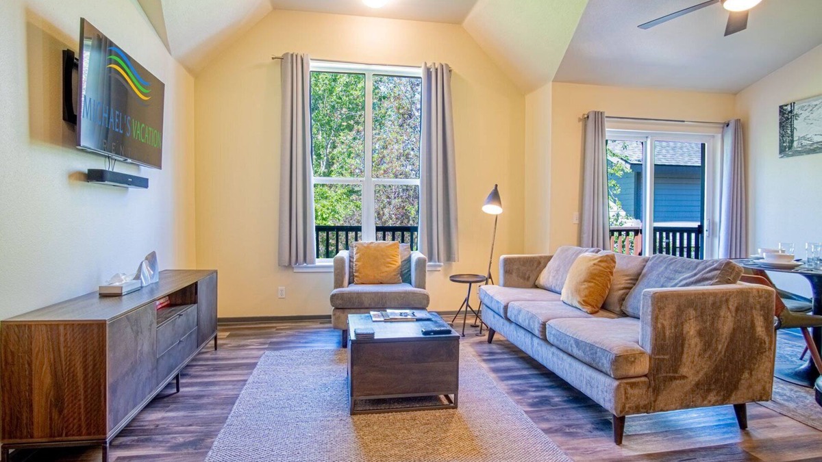 Hailey Condo | Della View 2BR condo - In the heart of Historic downtown Hailey!