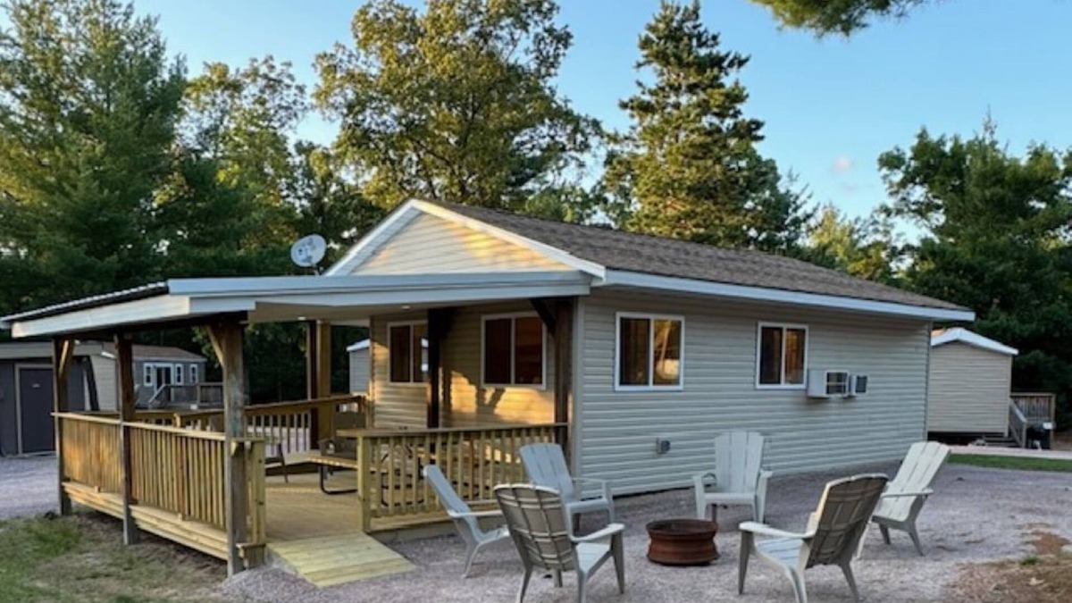 Wisconsin Dells RV Rental | Dells Camping Resort Lodge 1