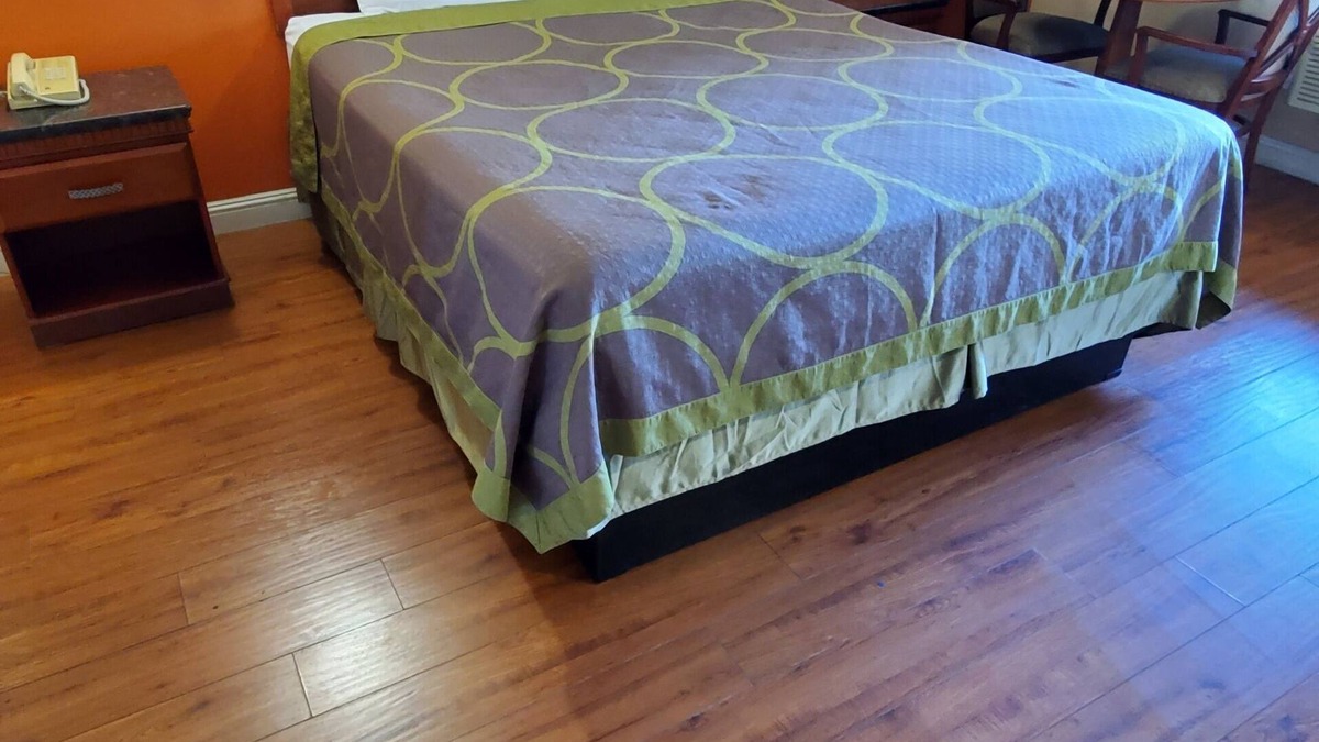 Sylmar Hotel | Delmonico Inn & Suites