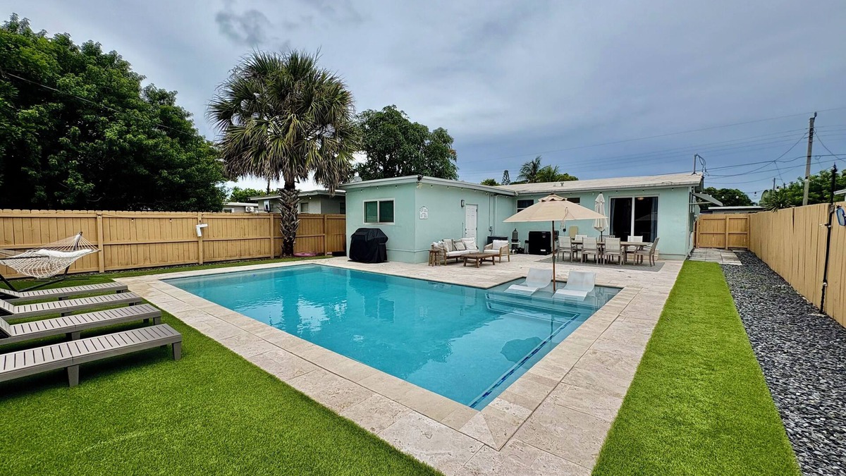 Lake Ida Shores House | "Delray Drift". Charming 3-bedroom house in Downtown Delray.