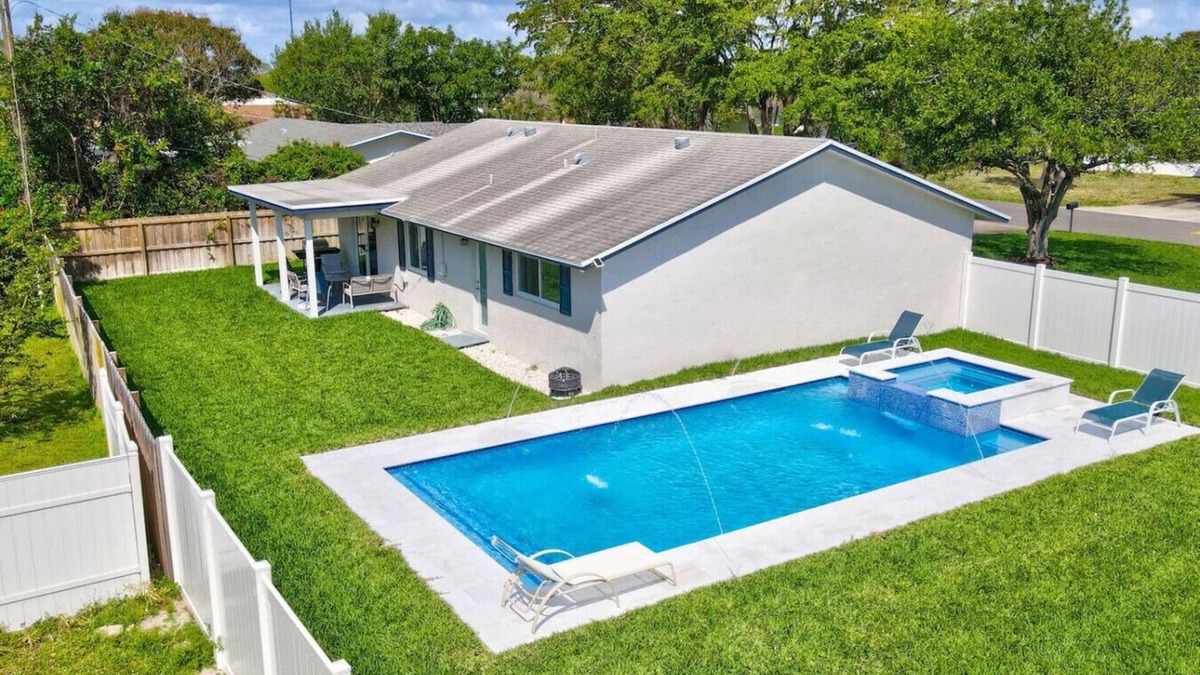 Tropic Palms House | Delray Oasis: Pool + Hot Tub