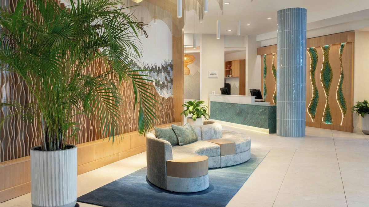 West Palm Beach Hotel | Delta Hotels by Marriott West Palm Beach