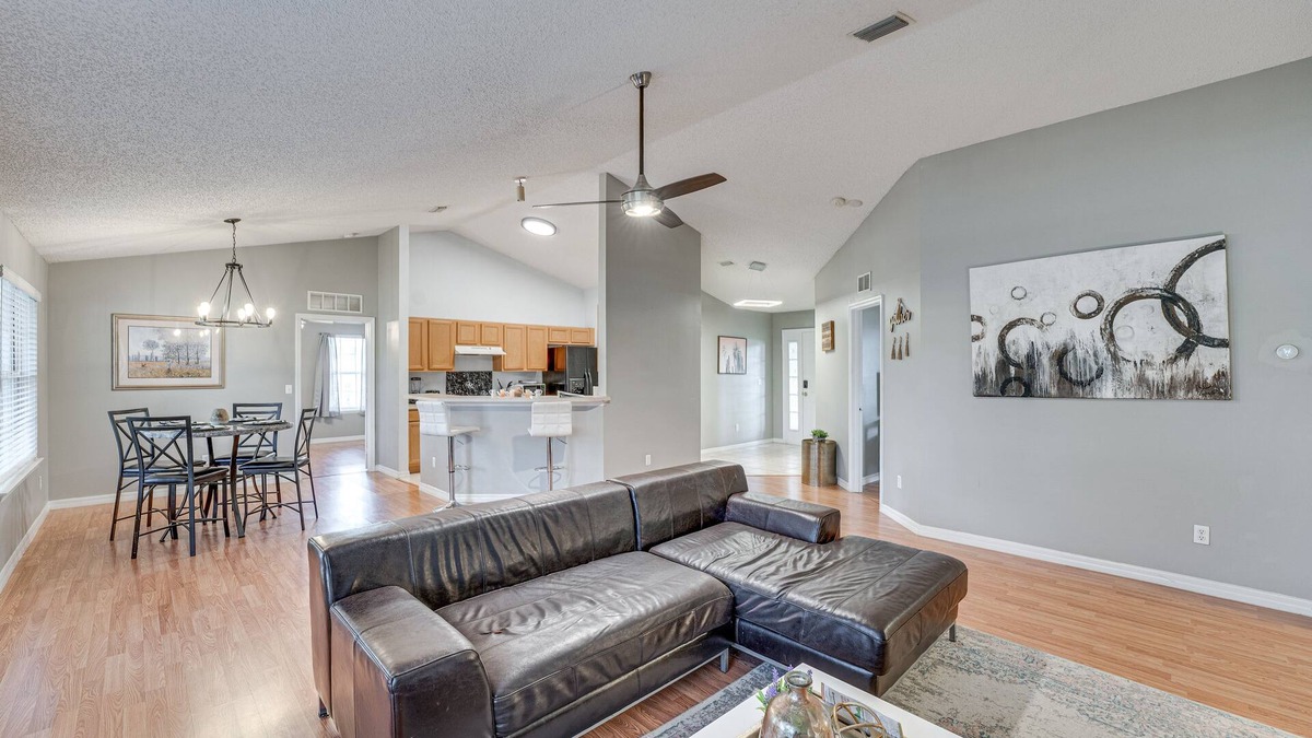 Deltona Lakes House | Deltona Retreat w/Yard + Grill: Pets Welcome!
