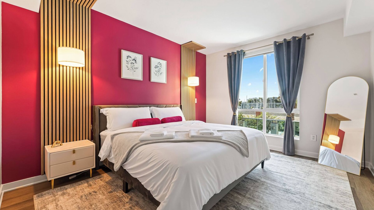 Marina del Rey Apartment | Deluxe 1-bedroom in charming Marina del Rey with Pool, Parking & GYM
