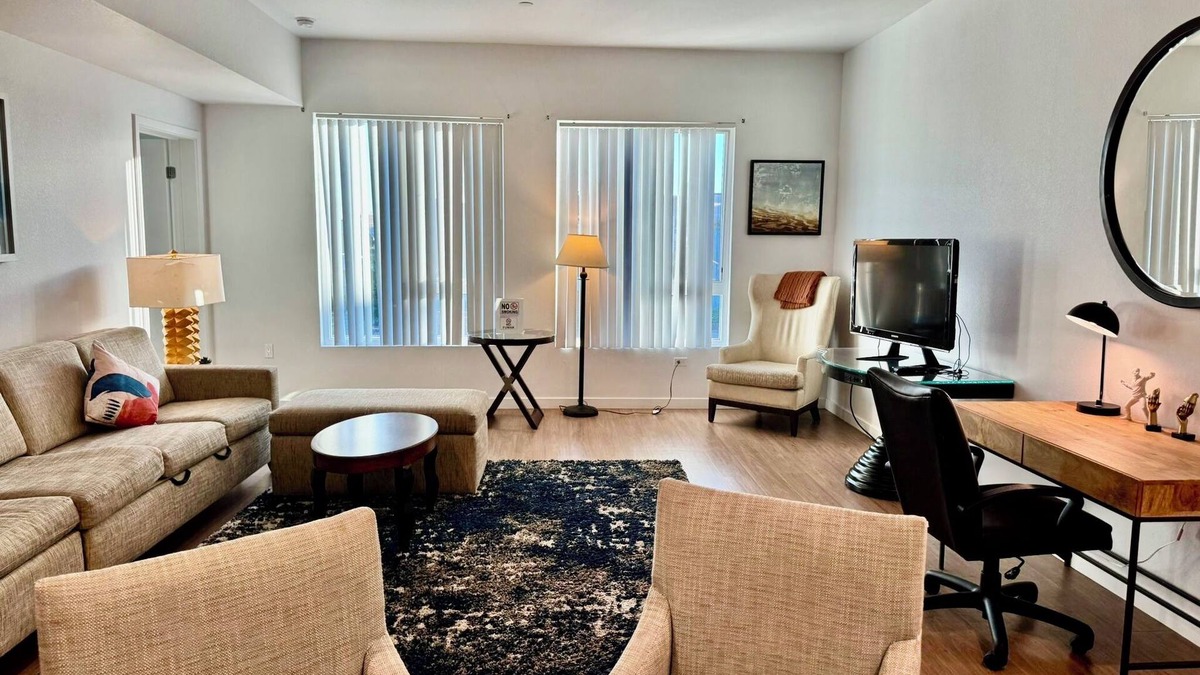 Little Tokyo Hotel | Deluxe 2-Bedroom Stay in the Heart of Los Angeles