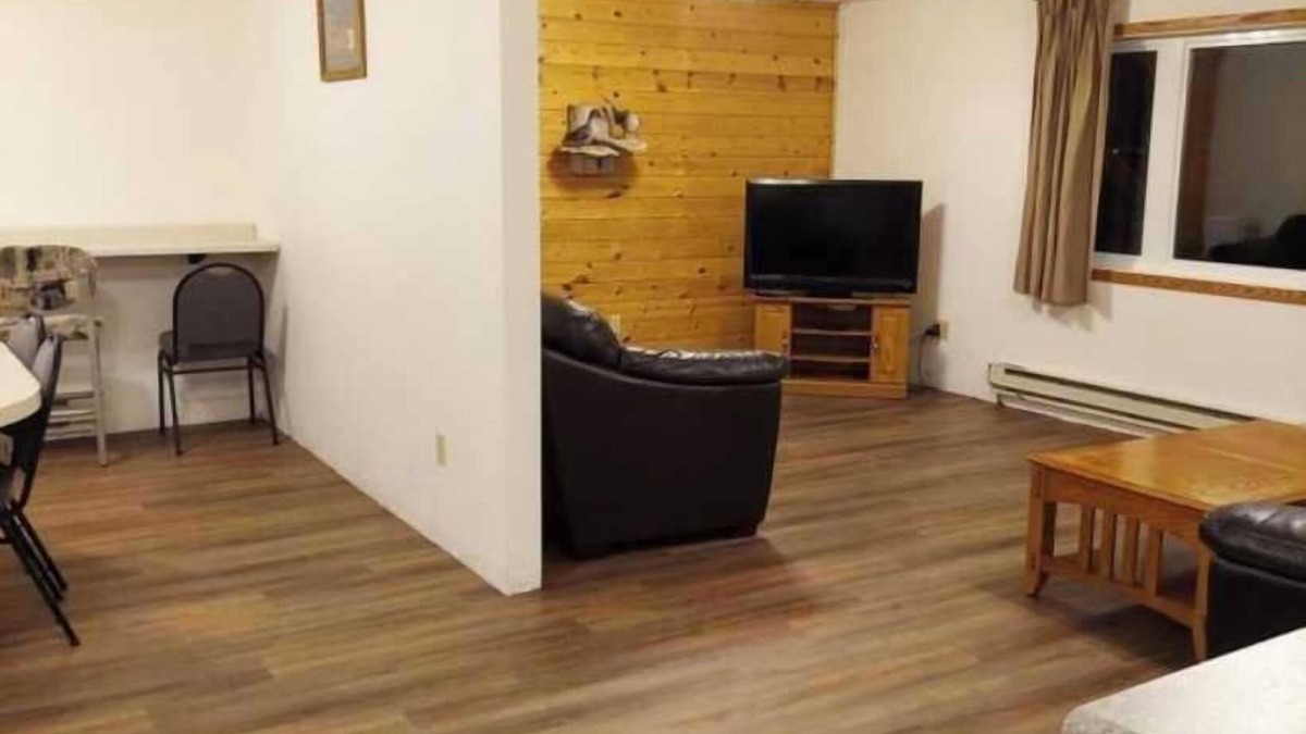 Devils Lake Condo | Deluxe 2 Bedrooms 8 XL Twin Beds, 2 Bathrooms Ground Floor