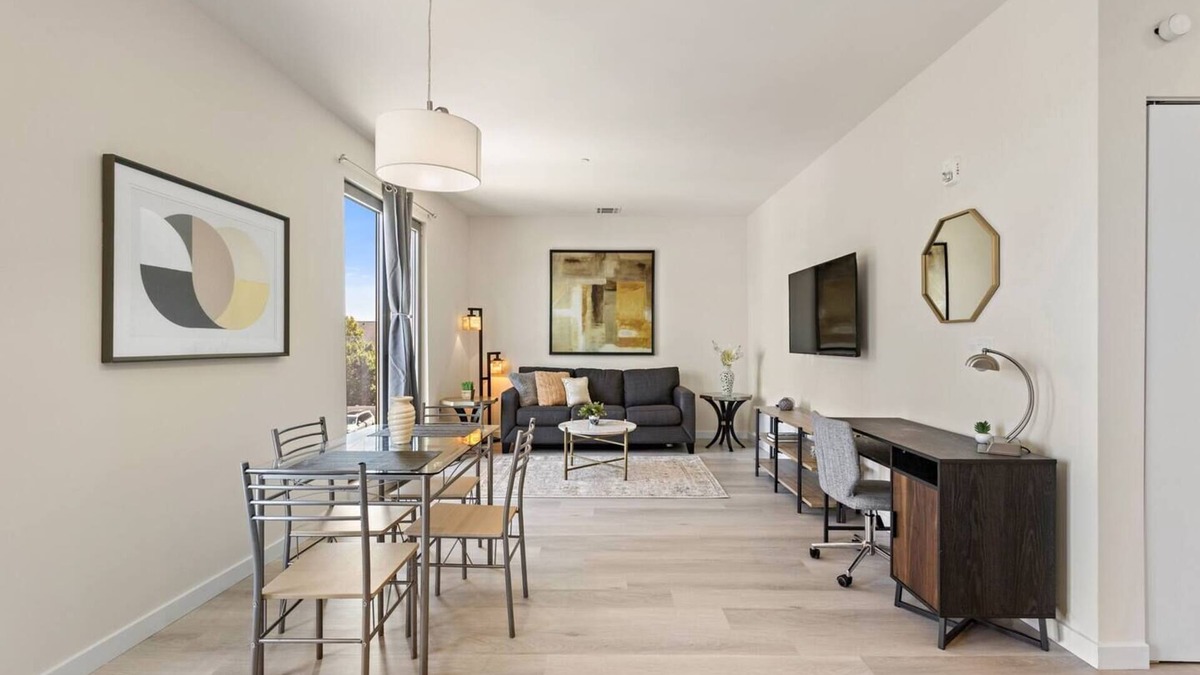 Newark Apartment | Deluxe 2BR ! Free Parking ! 30 min to NYC !