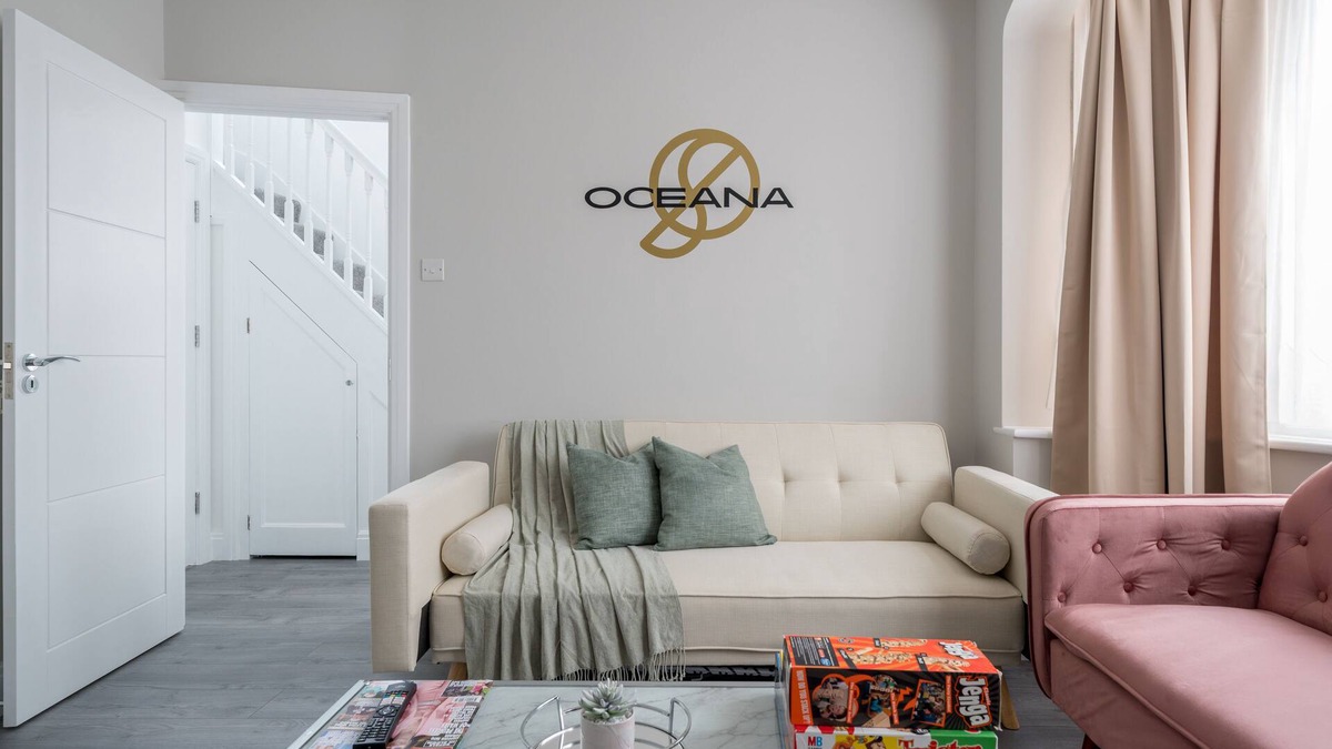 Queensbury House | Deluxe 3bed W/parking By Oceana Apartments® Near Wembley 35% OFF Monthly Stays