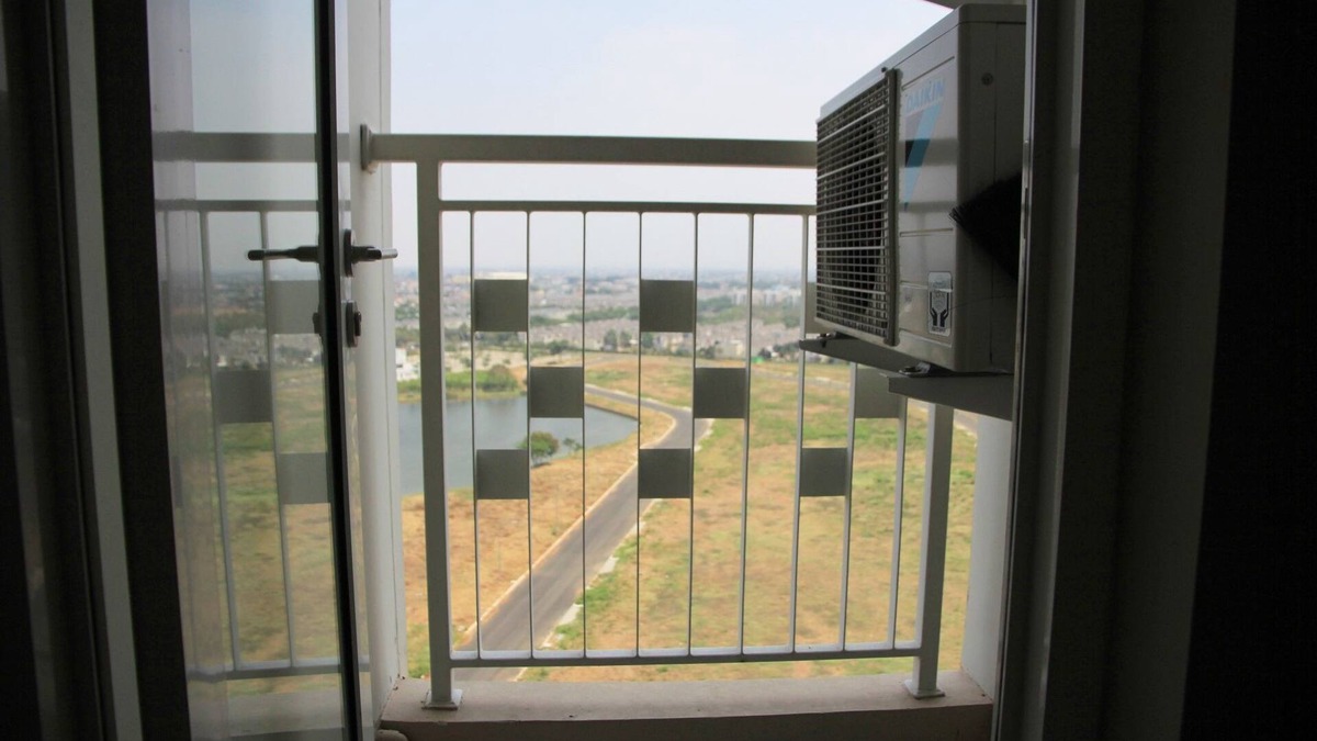 Bekasi Apartment | Deluxe and Comfortable The Springlake Summarecon Apartment
