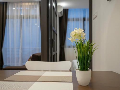 Dich Vong Hau Apartment | Deluxe Apartment at MINORI building