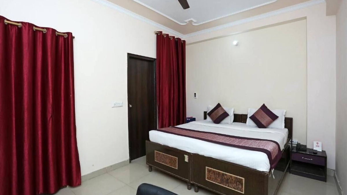Mahipalpur Hotel | Deluxe Double Room 2 Adults + 1 Child +2 -Hotel Ramida Suites At Delhi Airportnn