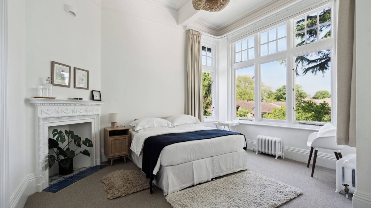 Bray on Thames Hotel | Deluxe Double Room with Bath at River Arts Club Hotel