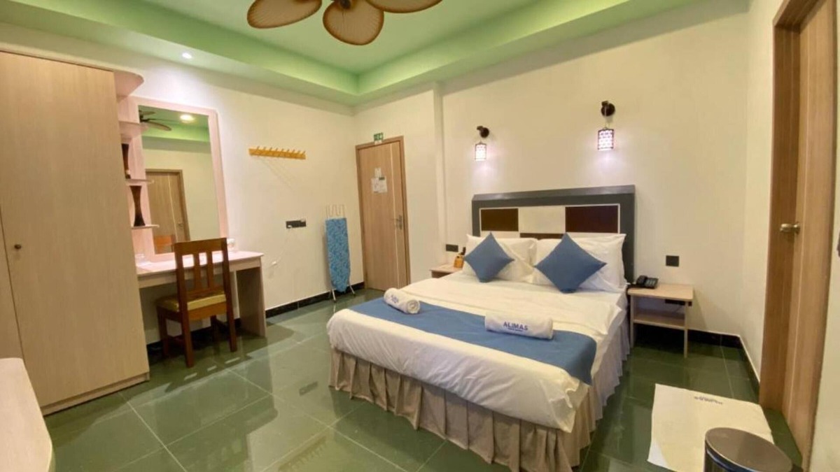 Felidhoo House | Deluxe Double/Twin Room - Shipwreck Island BnB