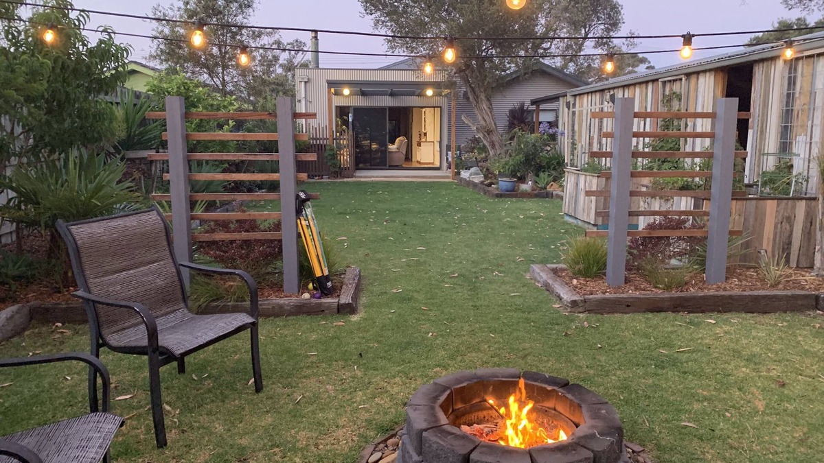 Tootgarook House | Deluxe house with spa and man cave