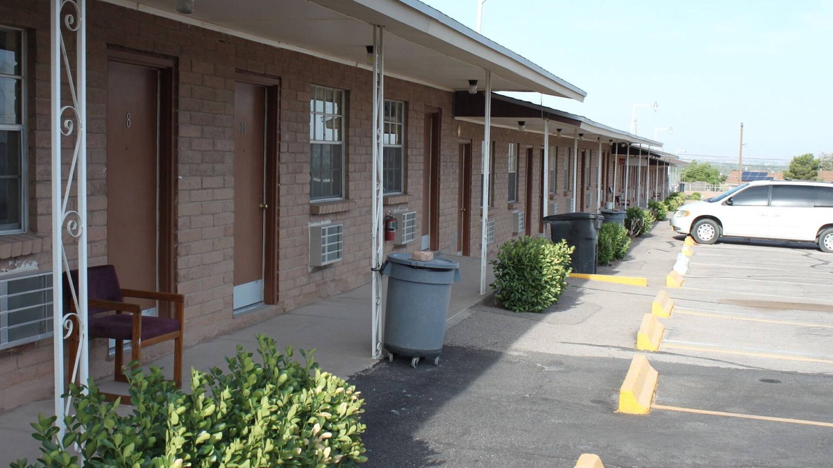 Socorro Hotel | Deluxe Inn Motel