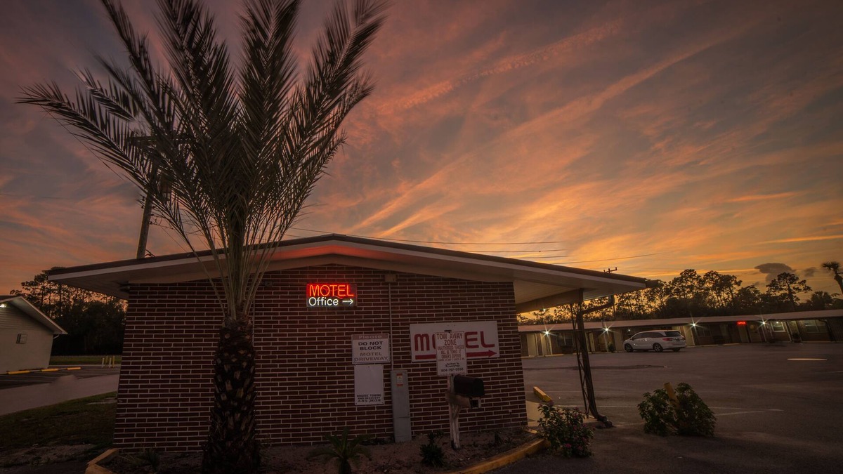 Bunnell Hotel | Deluxe Inn
