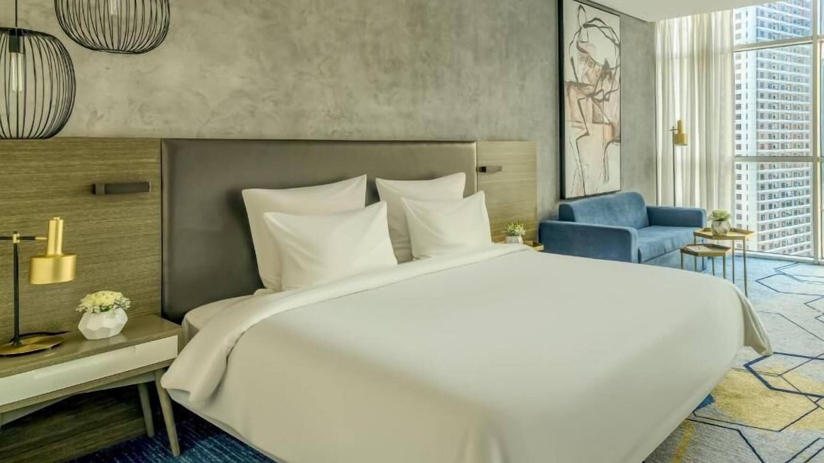 Al Khan Apartment | Deluxe King or Twin Near Sharjah Expo Center