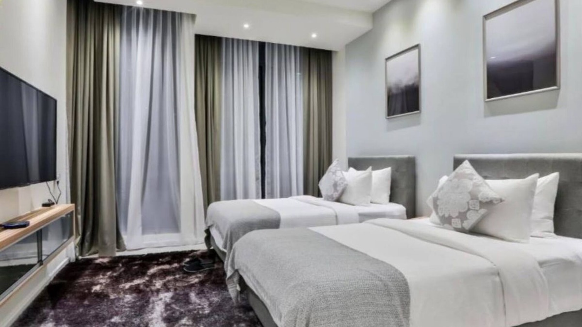 Titiwangsa Apartment | Deluxe King Suite with Twin Tower View 2