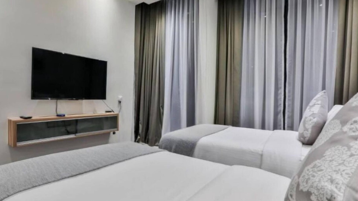 Titiwangsa Apartment | Deluxe King Suite with Twin Tower View 13