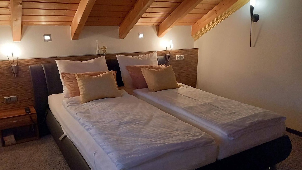 Furstenfeldbruck District House | Deluxe maisonette by FeWo-Amperland