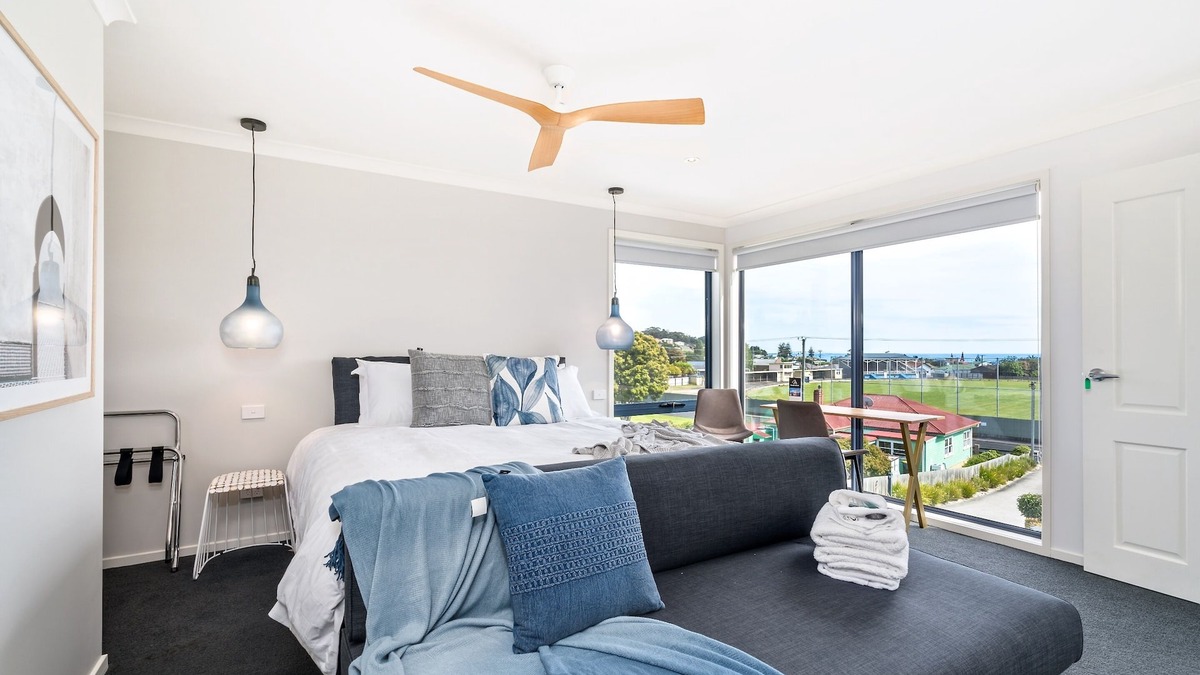 Penguin House | Deluxe Seaview Suite - AAA 4 star - en-suite, sensational ocean views