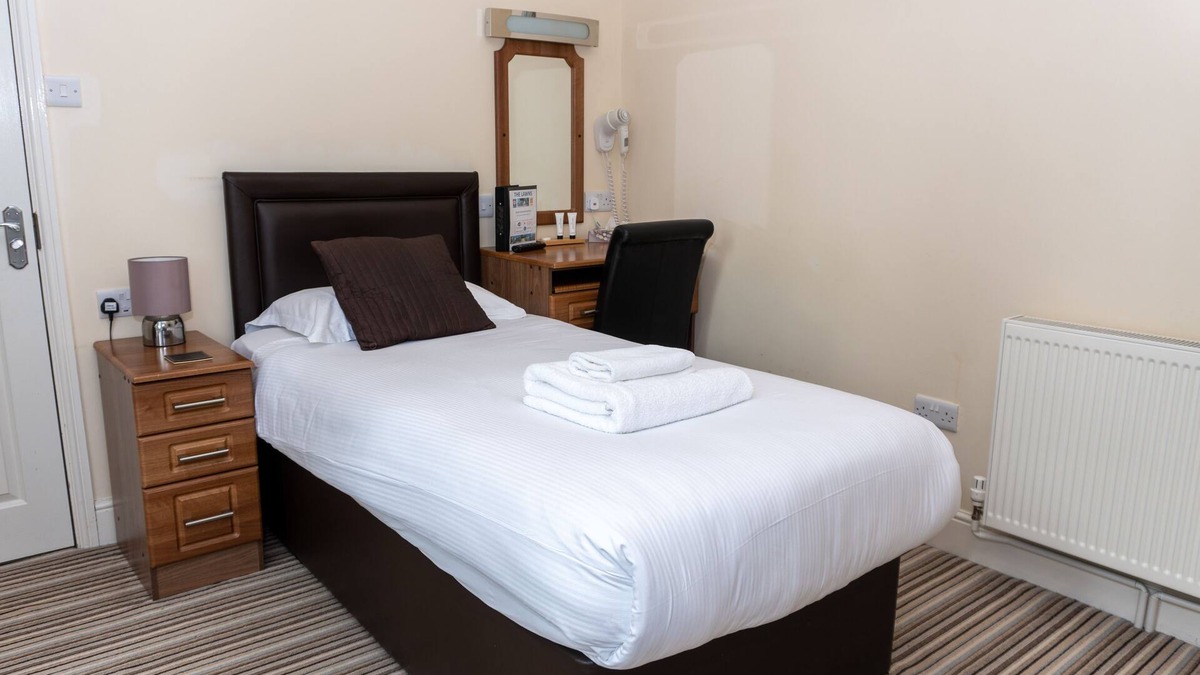 Retford House | Deluxe Single Ensuite at The Lawns Guest House