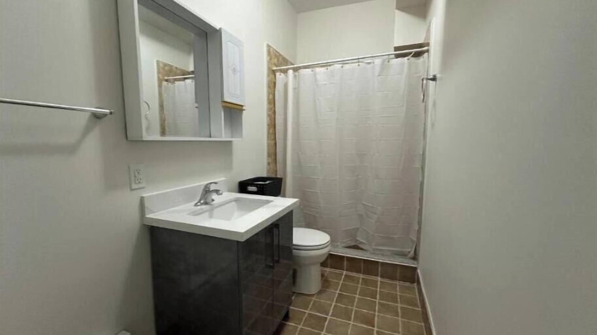 Durham Region Apartment | Deluxe Single Room