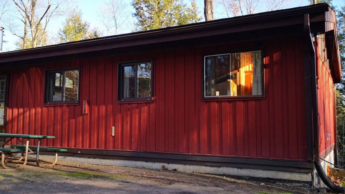 Seguin Cabin | Deluxe Three Bedroom Cottage