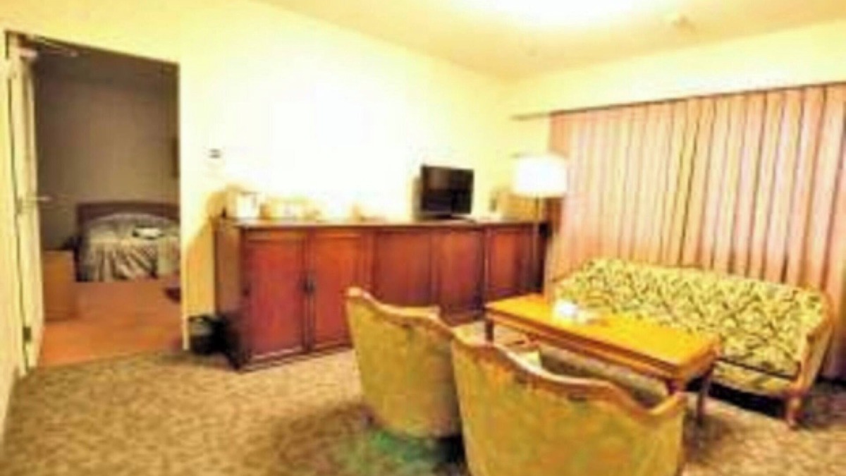 Nakaniikawa-gun Hotel | Deluxe Twin Main Building Living Room Bedroom/Toyama Toyama