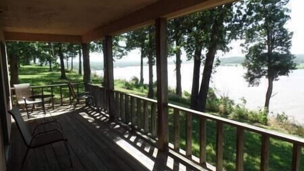 Golconda House | Deluxe Two Bedroom Bungalow w/Full Kitchen & View!