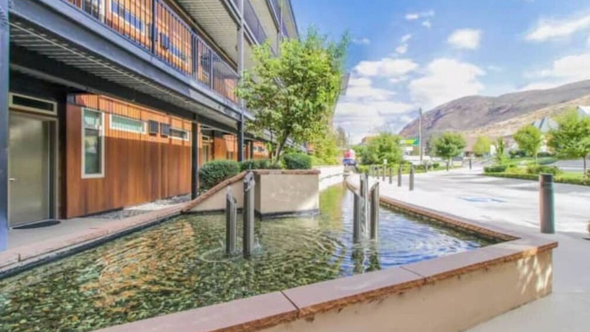 Chelan Condo | Deluxe View 2 Bedroom Chelan View Condo w/Extra Parking