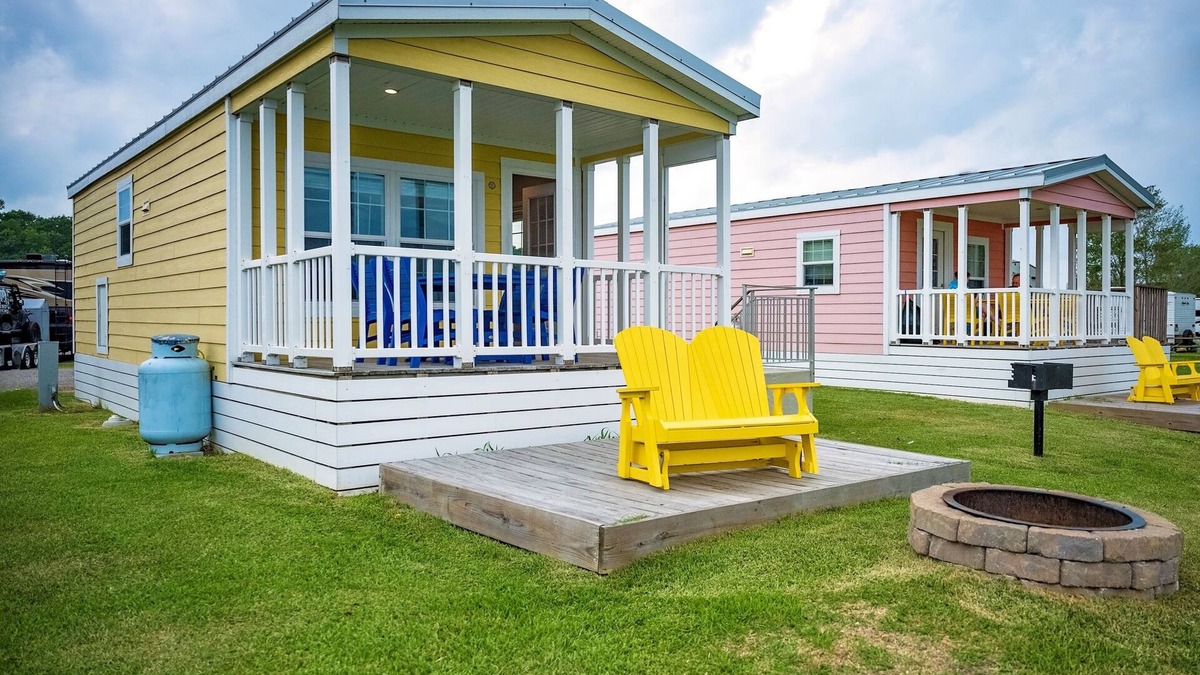 Coinjock Cottage | Deluxe Waterview Cabin in Amenity-Filled Currituck Sound Campground (WV89)